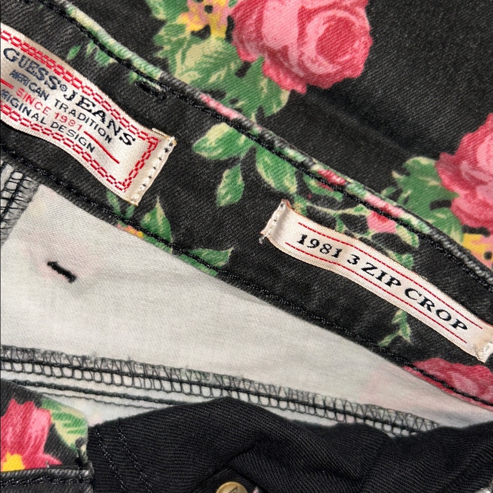 Vintage Guess jeans 🌺🌸 - Picture 5 of 9